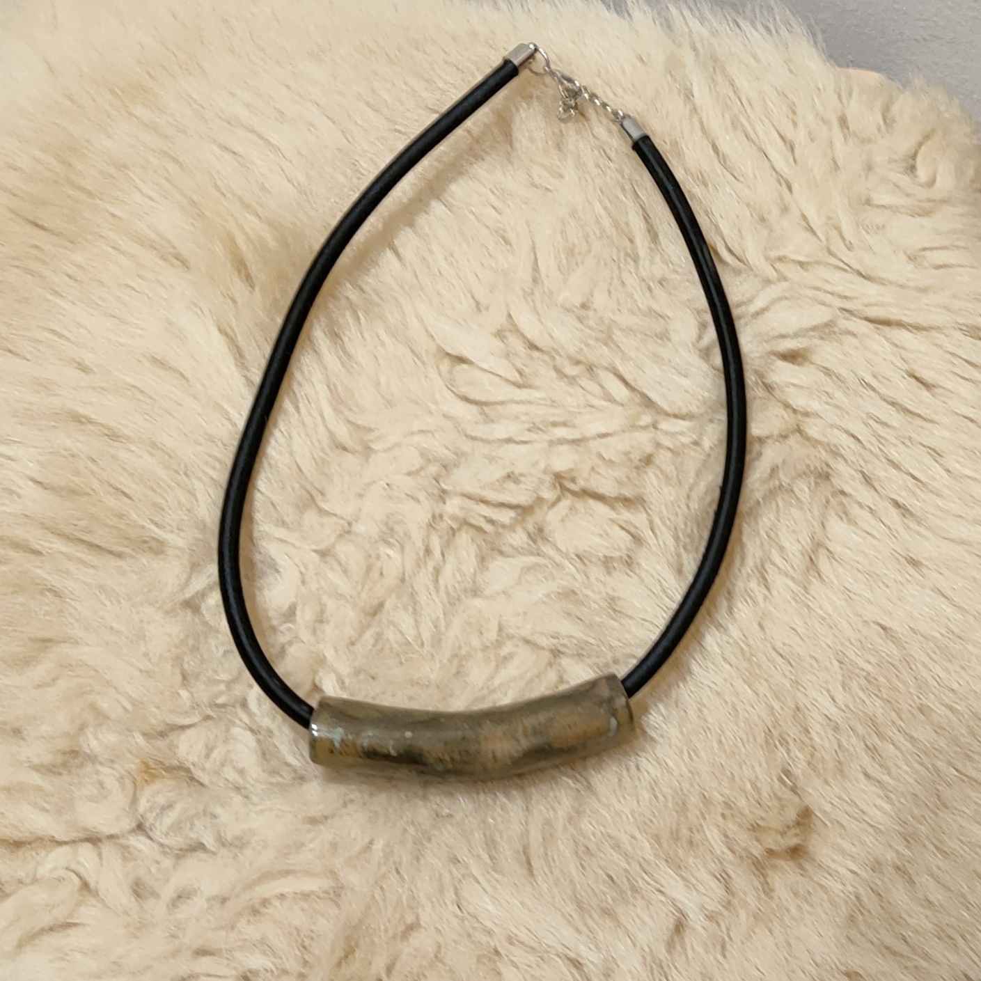 Fotka keramický náhrdelník dutinka do černa