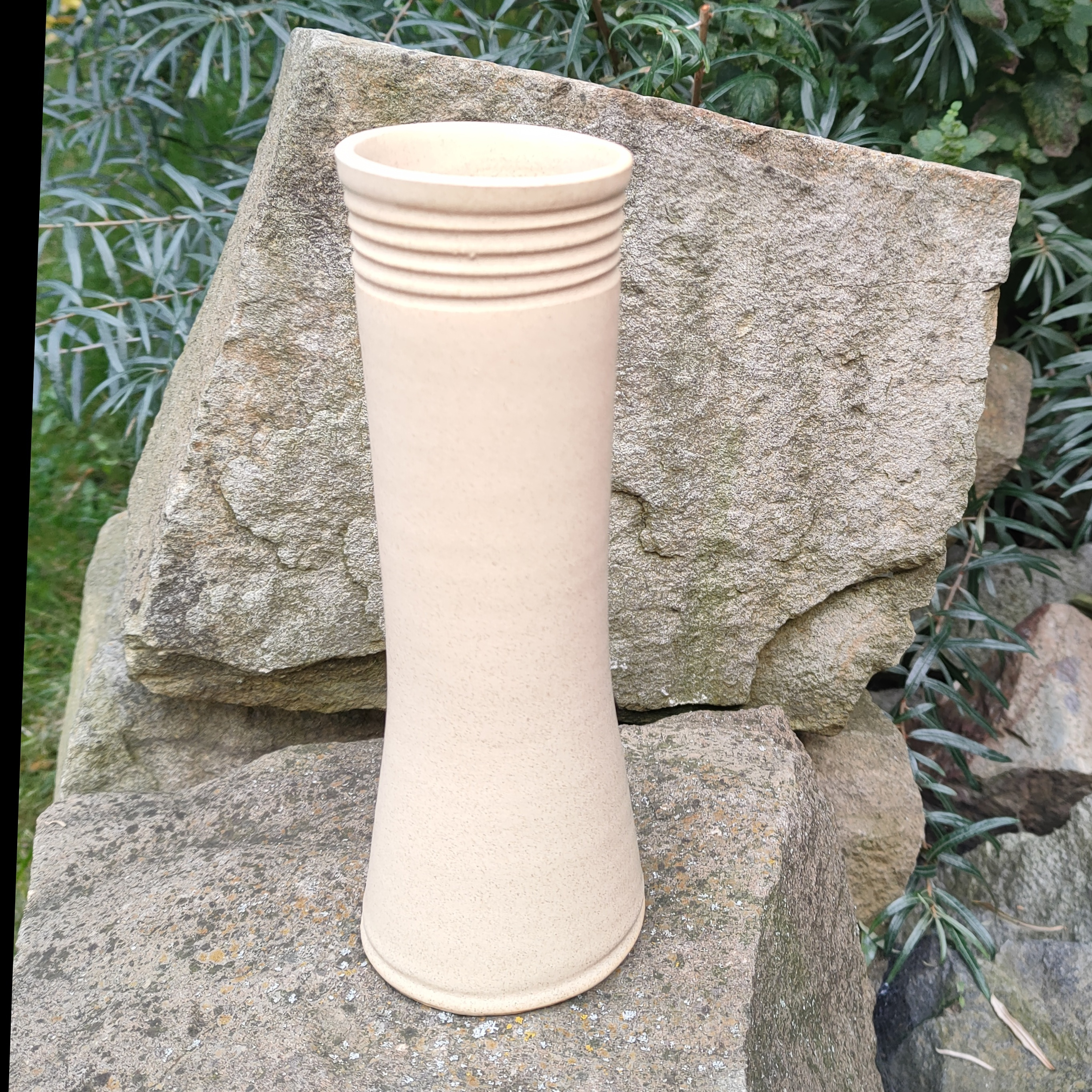 Fotka rovná váza okrová