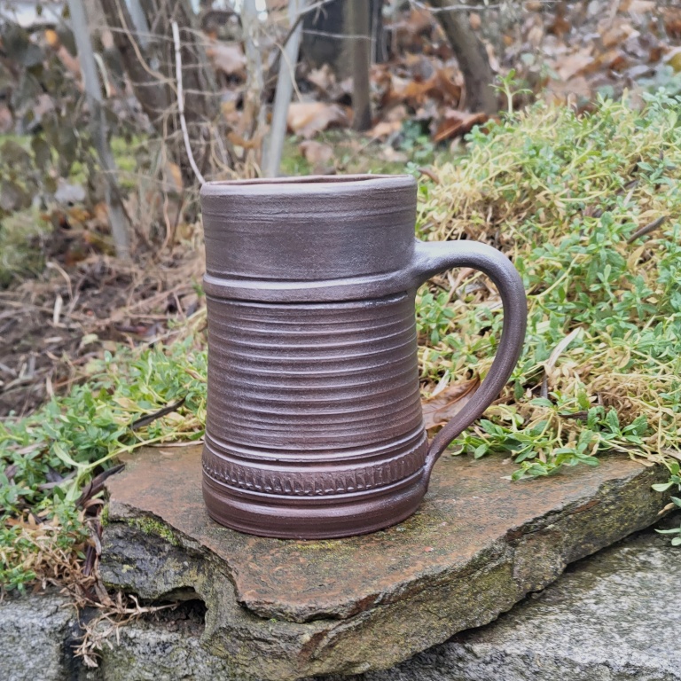 Fotka pivní korbel tmavý