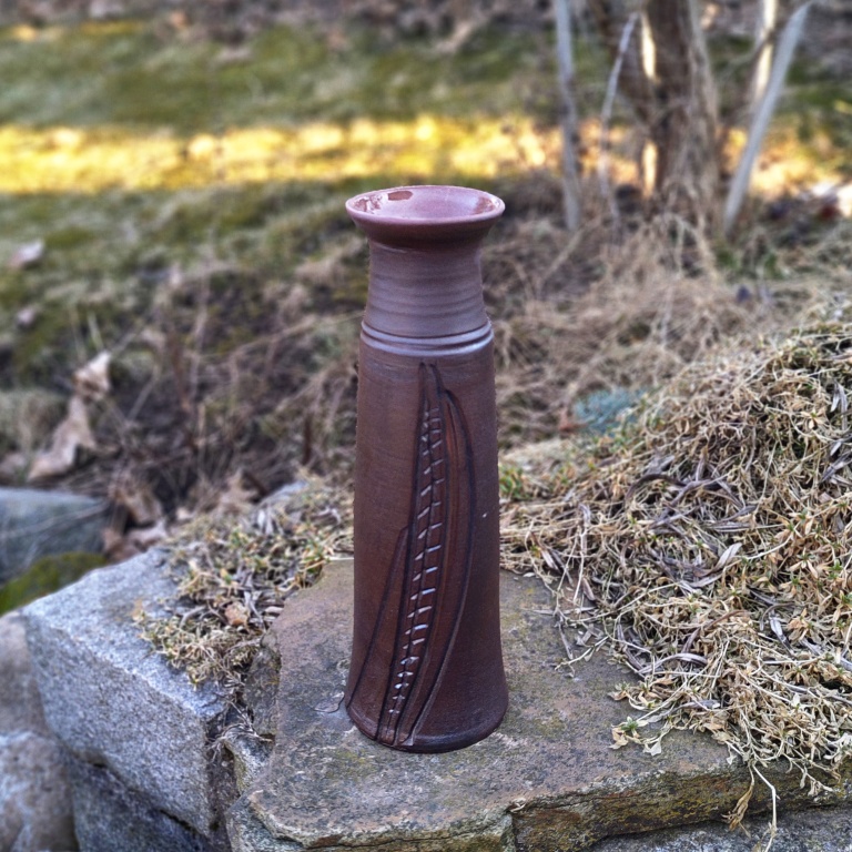 Fotka váza tmavá úzká